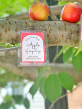 Load image into Gallery viewer, apple caramel soy wax melts 
